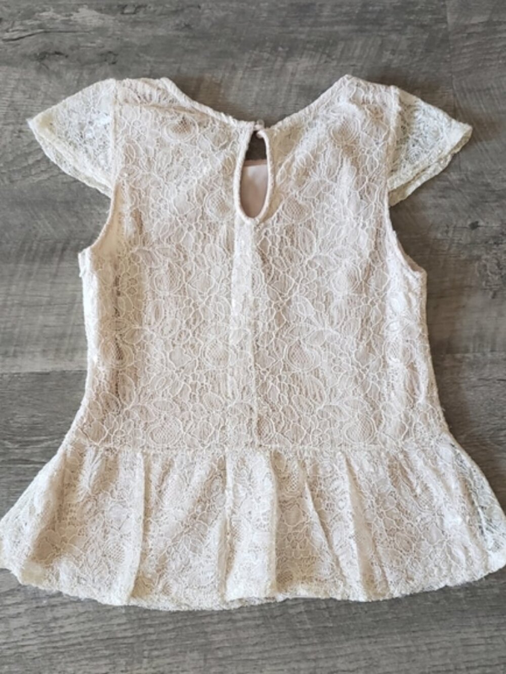 Cream Lace Ruffle Top. - Picture 2 of 6